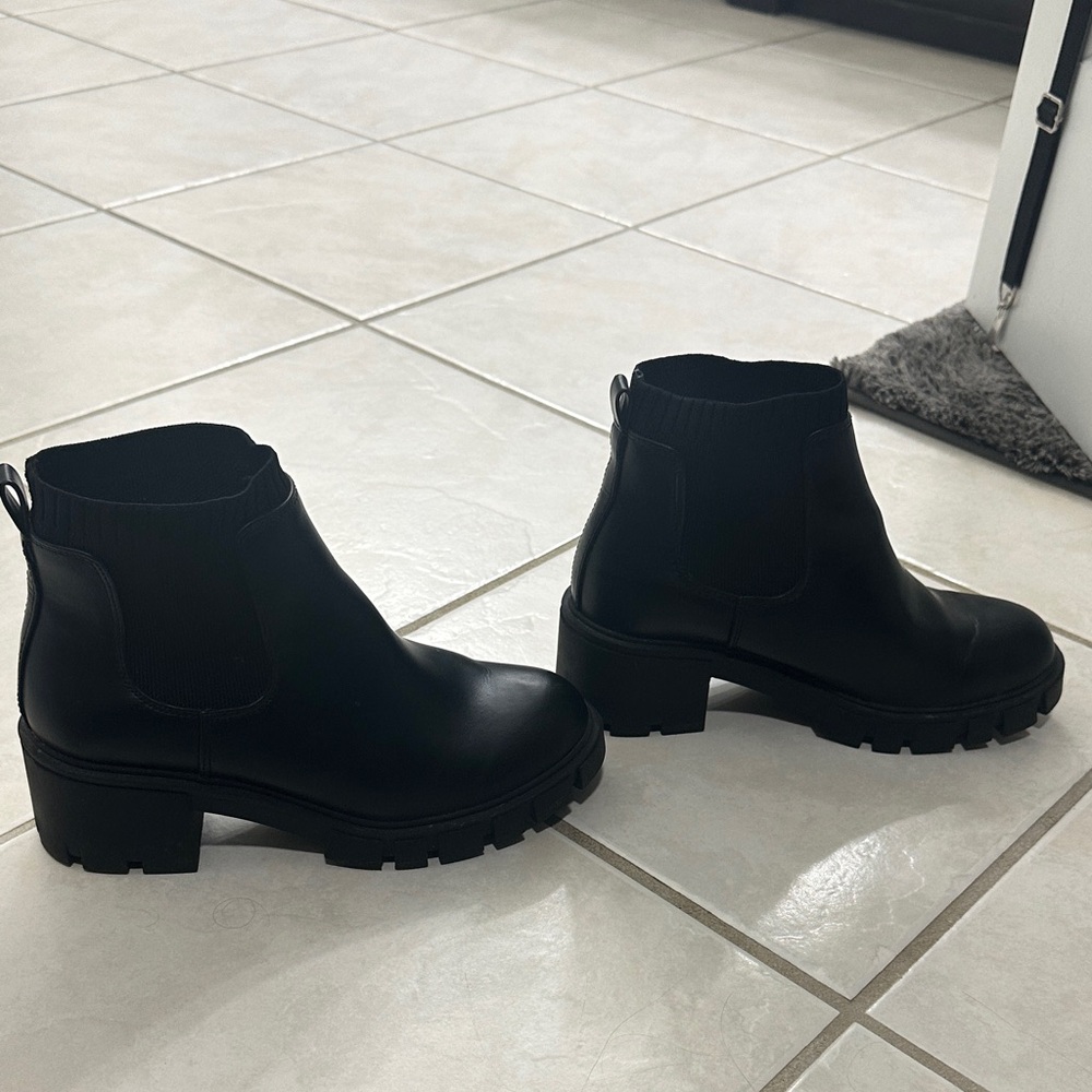SO Black Chunky Heel Ankle Boots - 8 - Picture 2 of 6